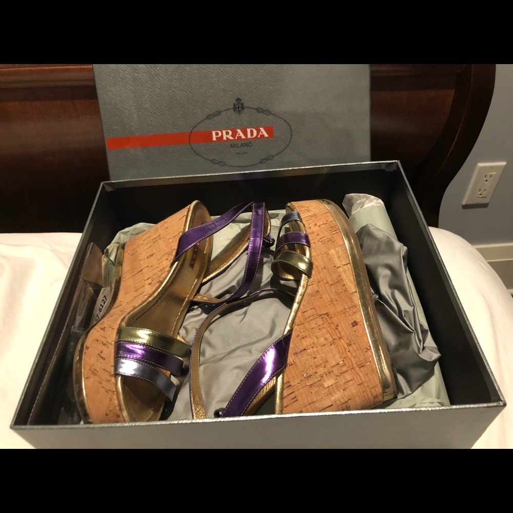 Women Prada wedge sandals - Picture 2 of 3